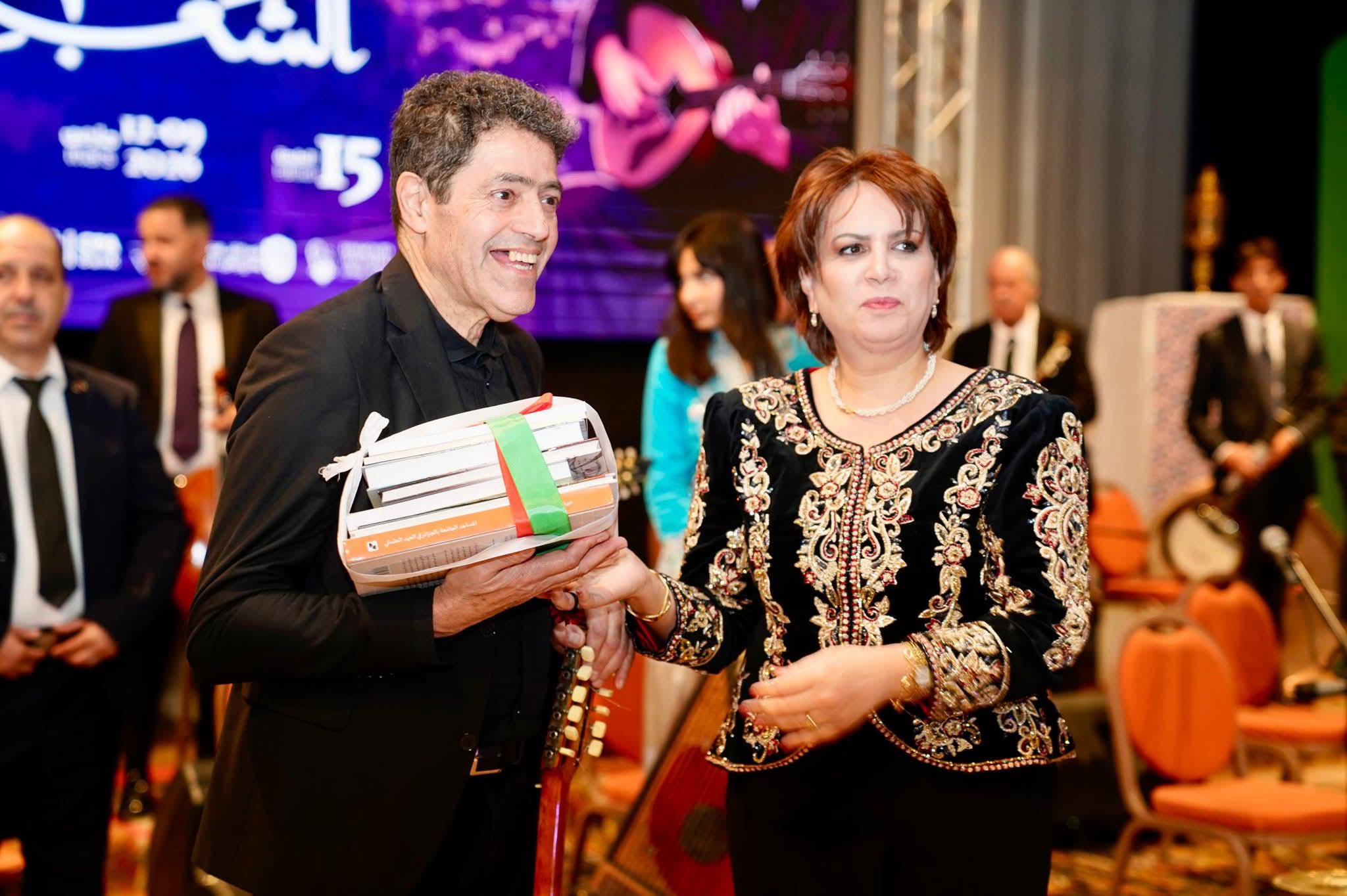 🔴 افتتاح المهرجان الوطني لأغنية الشعبيالجزائر العاصمة - قصر الثقافة "مفدي زكريا" – 9 مارس 2026في أمس